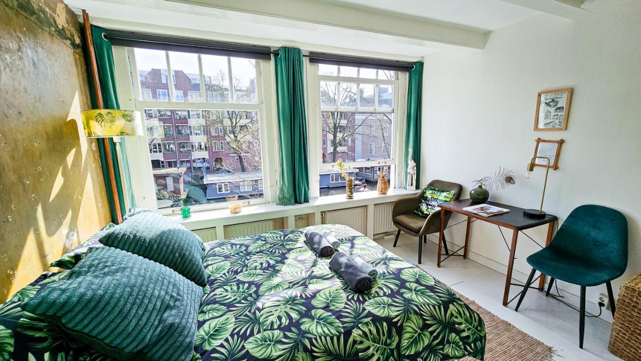 JoyJoyJoy the Green Palm ecolicious studio in a in historic Canalhouse from 1729 with view on the canals - 5