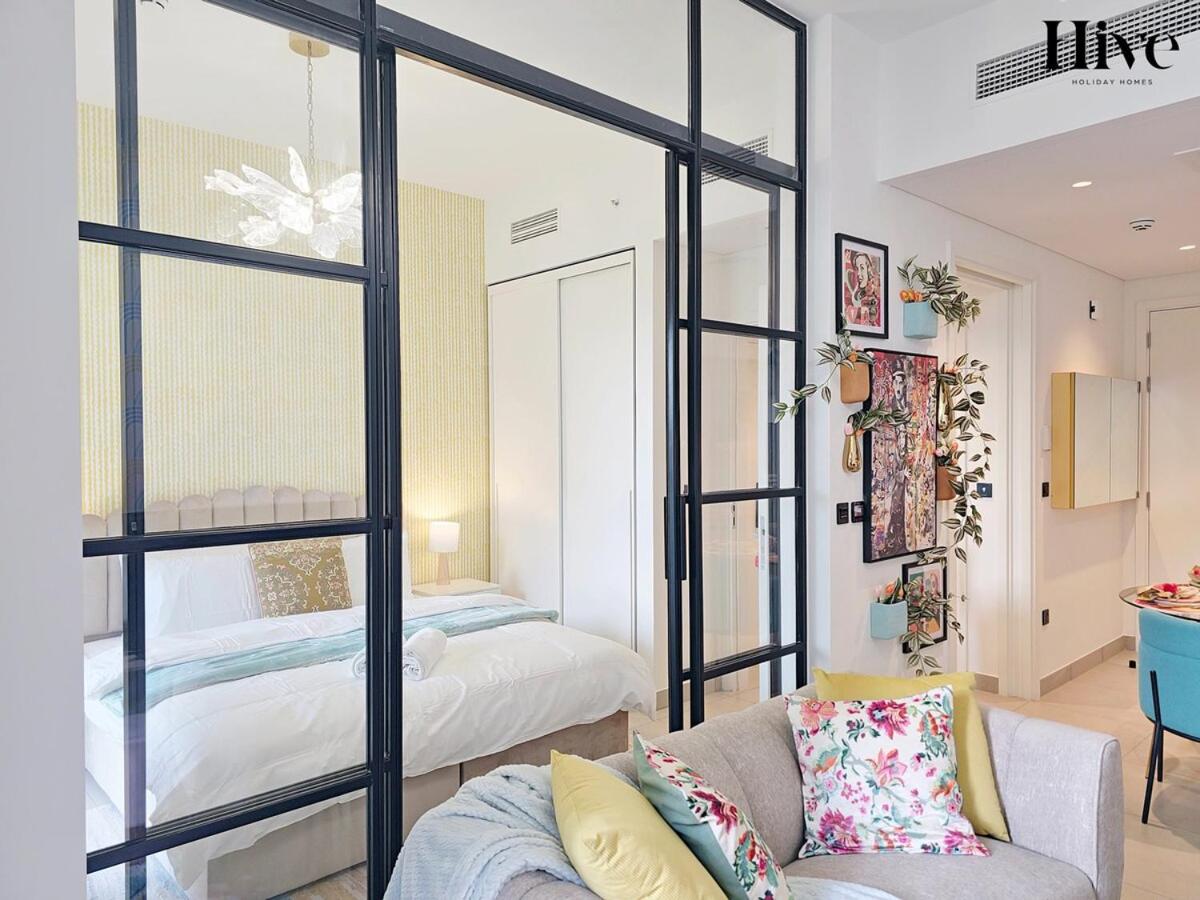 Stunning 1 Bed in Dubai Hills - 2