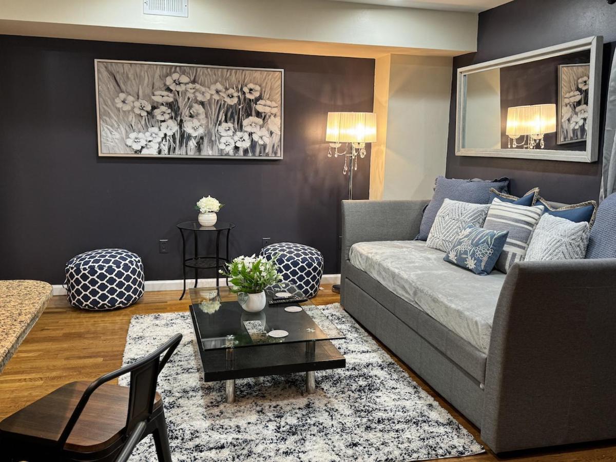 NY - NJ Tennis Suites - Sleeps 40 - 15 Mins to NYC