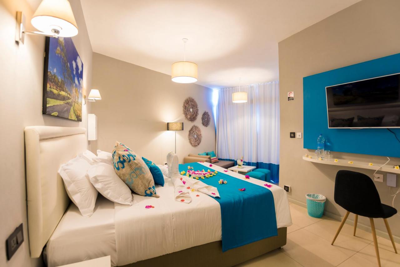 Azur Paradise Hotel & Rooftop Bar - 2