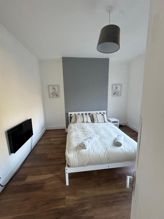 Standard Double Room with Shared Bathroom