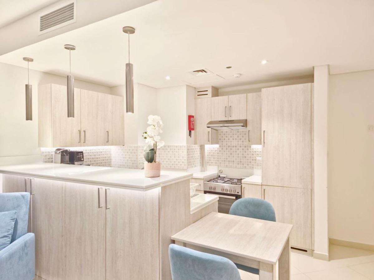 The Palm Hideaway Chic Apartment with Rooftop Vibes Managed by SunnyHomes - 5