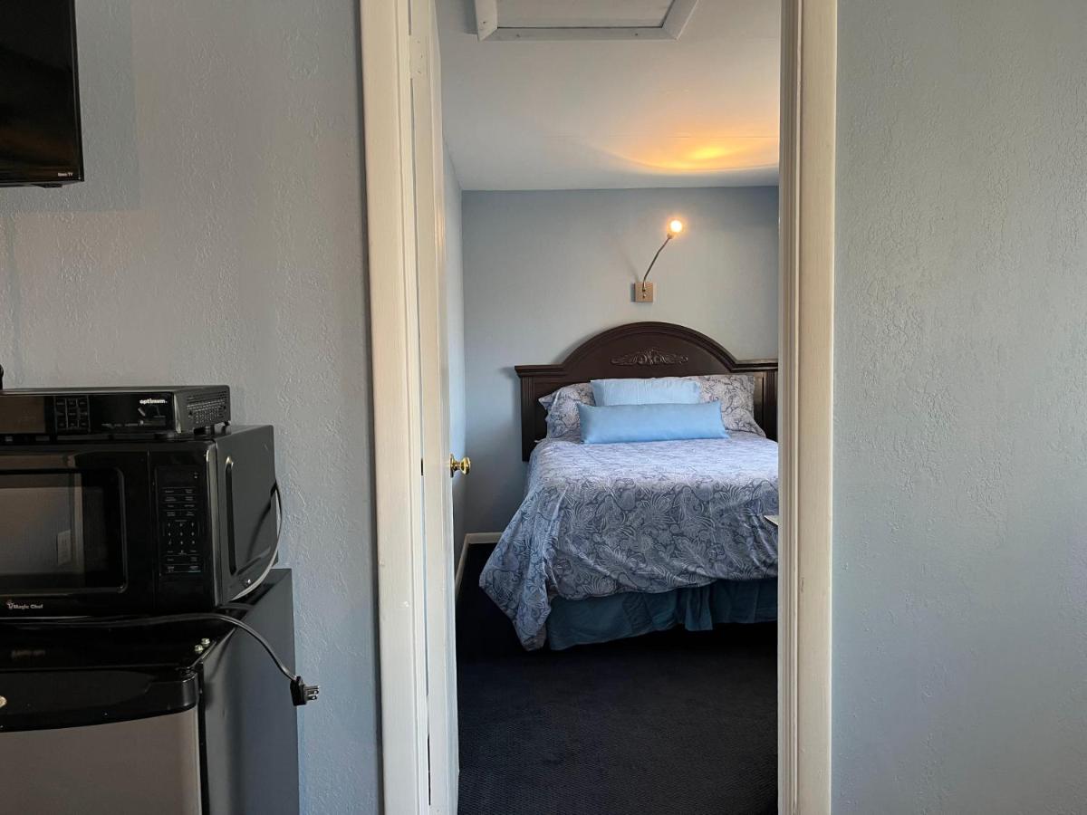 Hitching Post Motel — photo 17