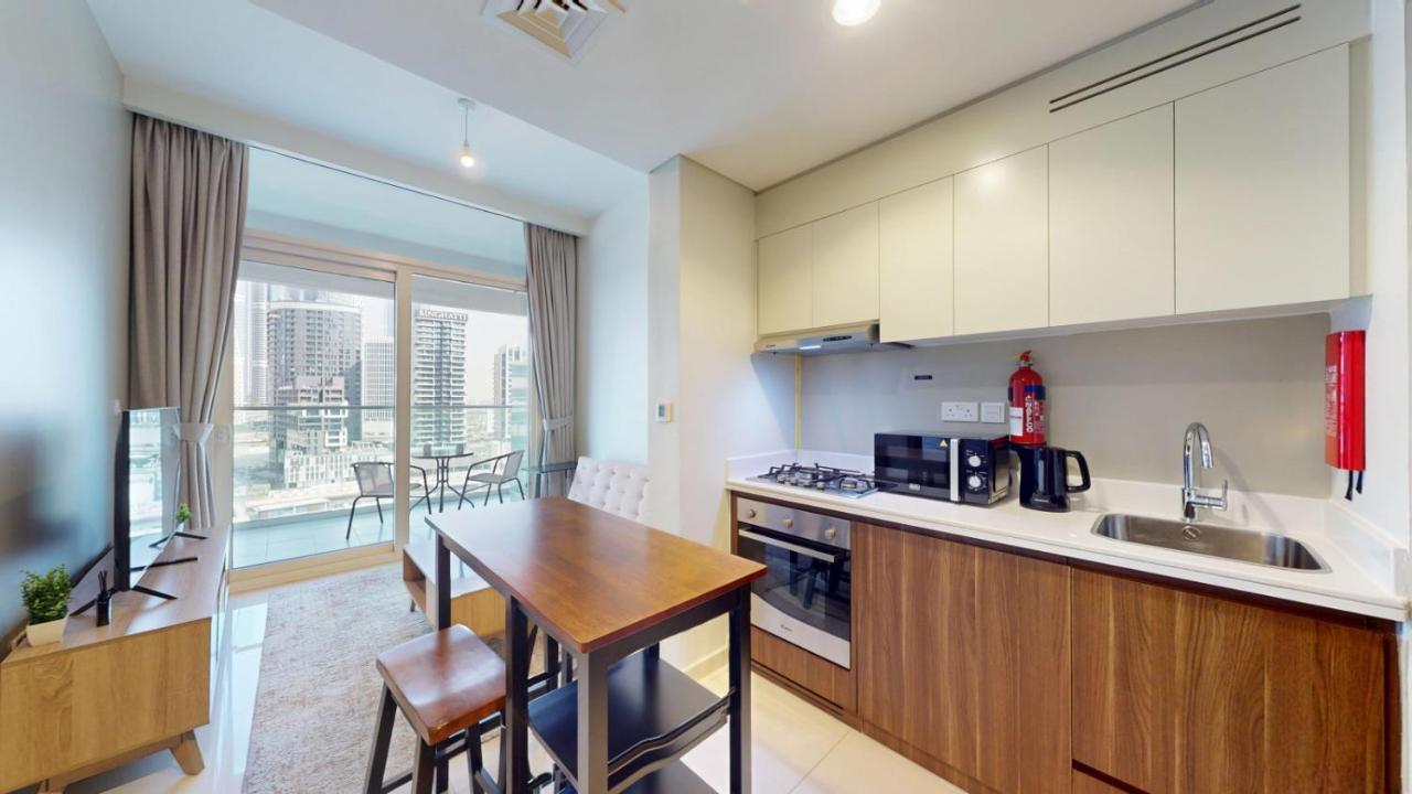 Vacationer Holiday Homes I Cosy 1 Bedroom l Private Balcony with City Views l Business Bay - 5