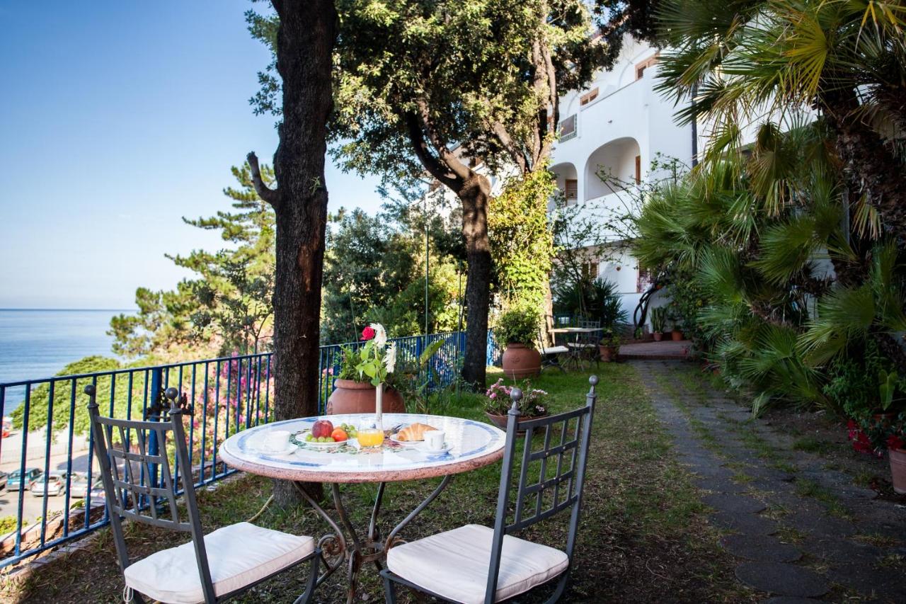 Grand Hotel De Rose photo