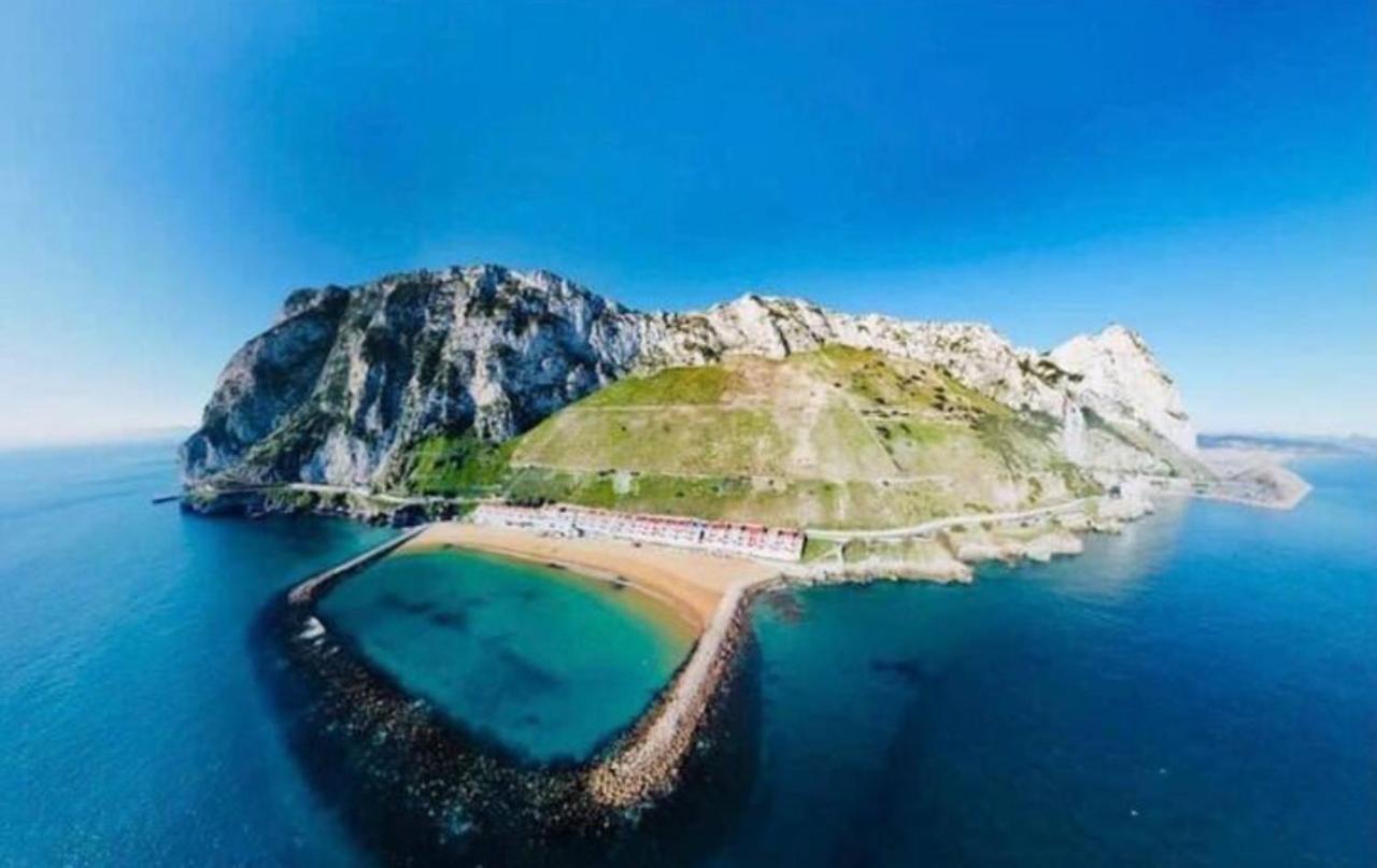 Beachfront Sunrise Sands Retreat, Gibraltar