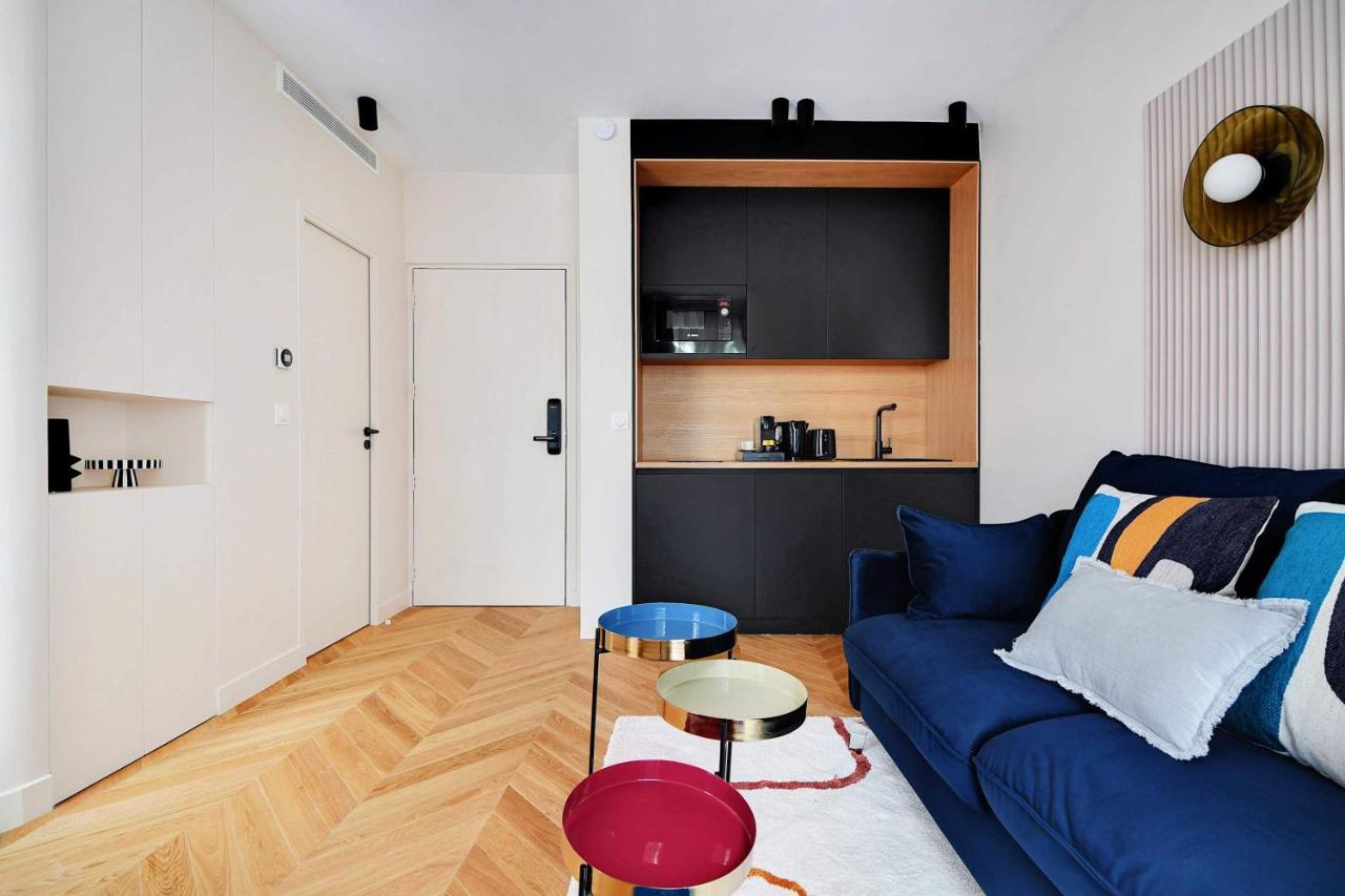 Lovely Parisian Apartment Near the Eiffel Tower - 2