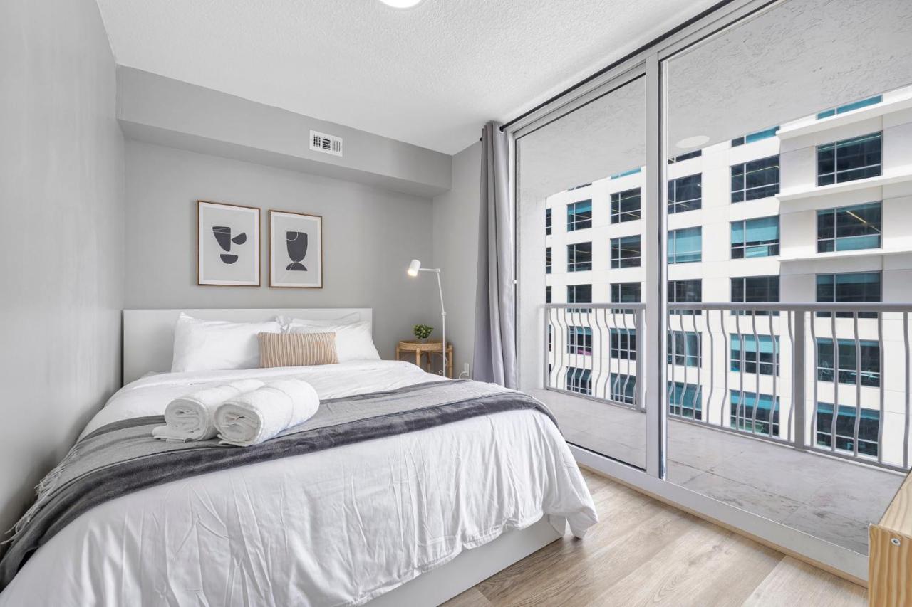 Enjoy of Beautiful City Views From This Condo - 4