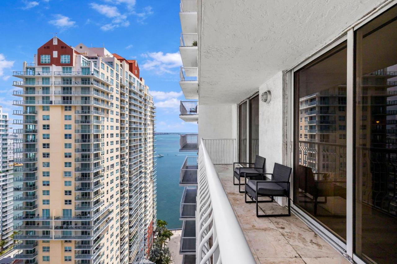 Enjoy of Beautiful City Views From This Condo