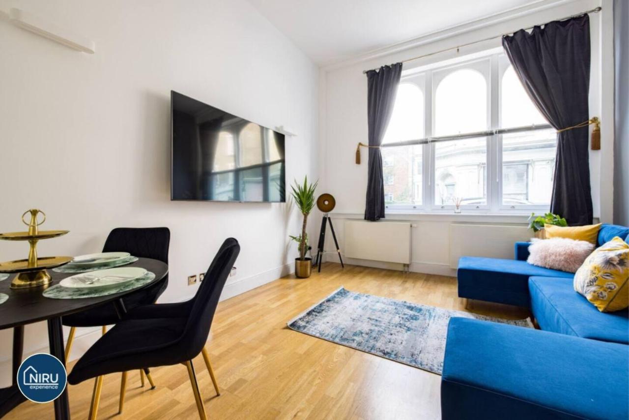 Niru Modern & Stylish Flat wHuge Private Terrace - 5