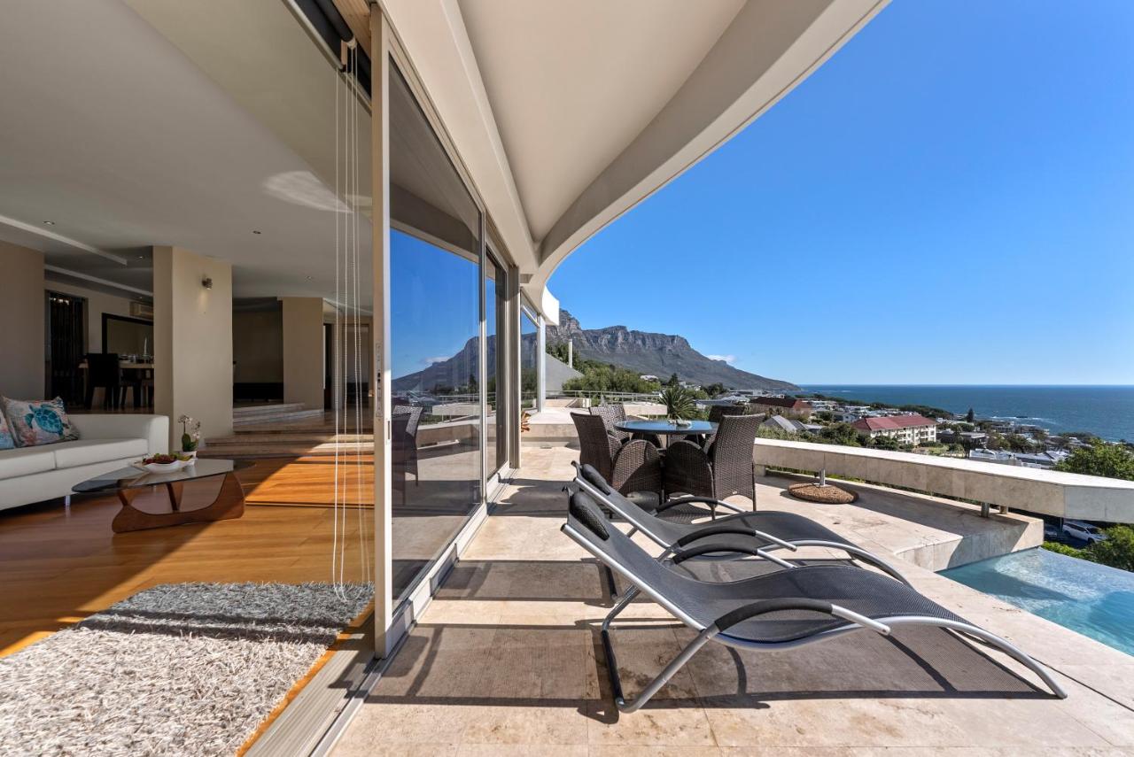 Sea Views, Secret Garden, 3 Bedroom Villa in Camps Bay - 5