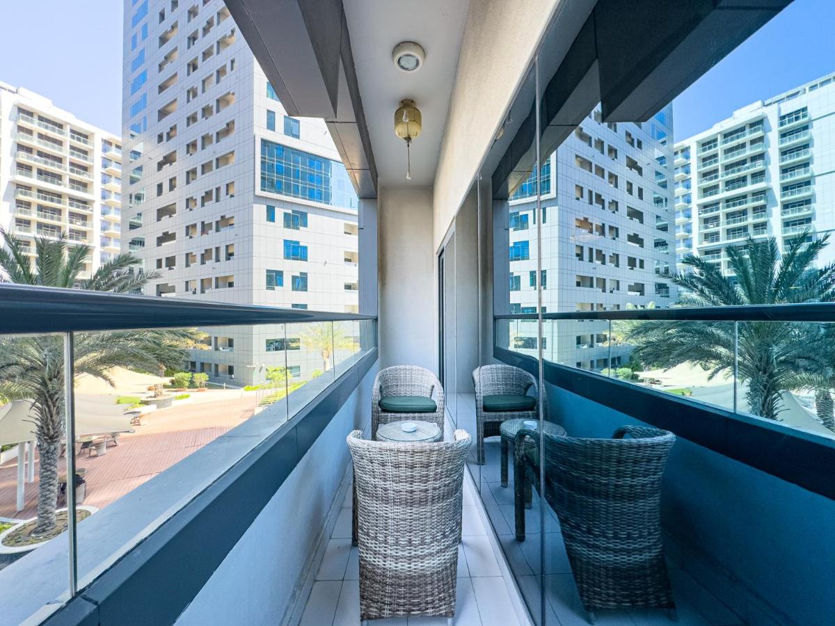 Spacious 1BR - Balcony & Pool View - Capital Bay - 5