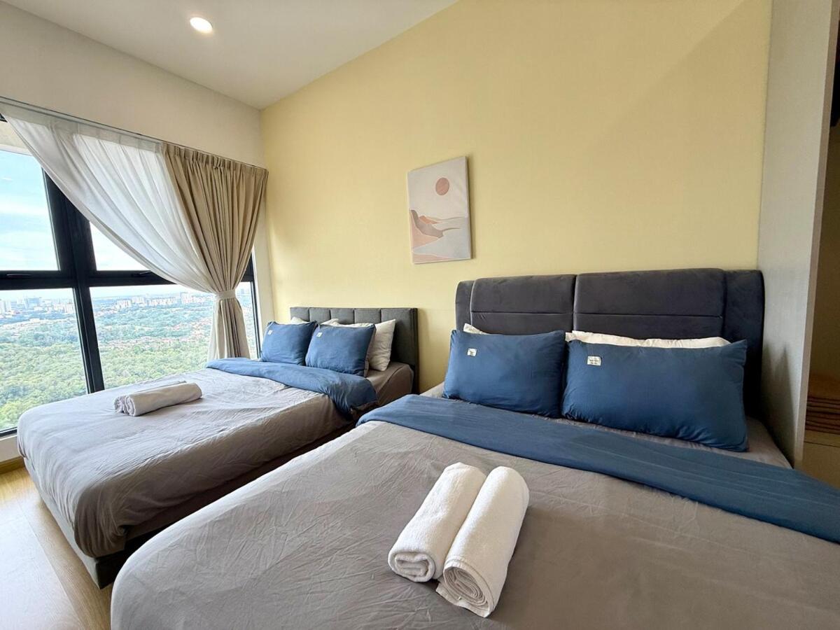 Amberside JB City View 3BR3B 10pax Top Floor at JB Central - 2