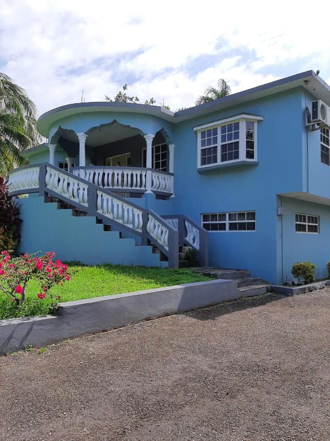 Aujahba Island Getaway