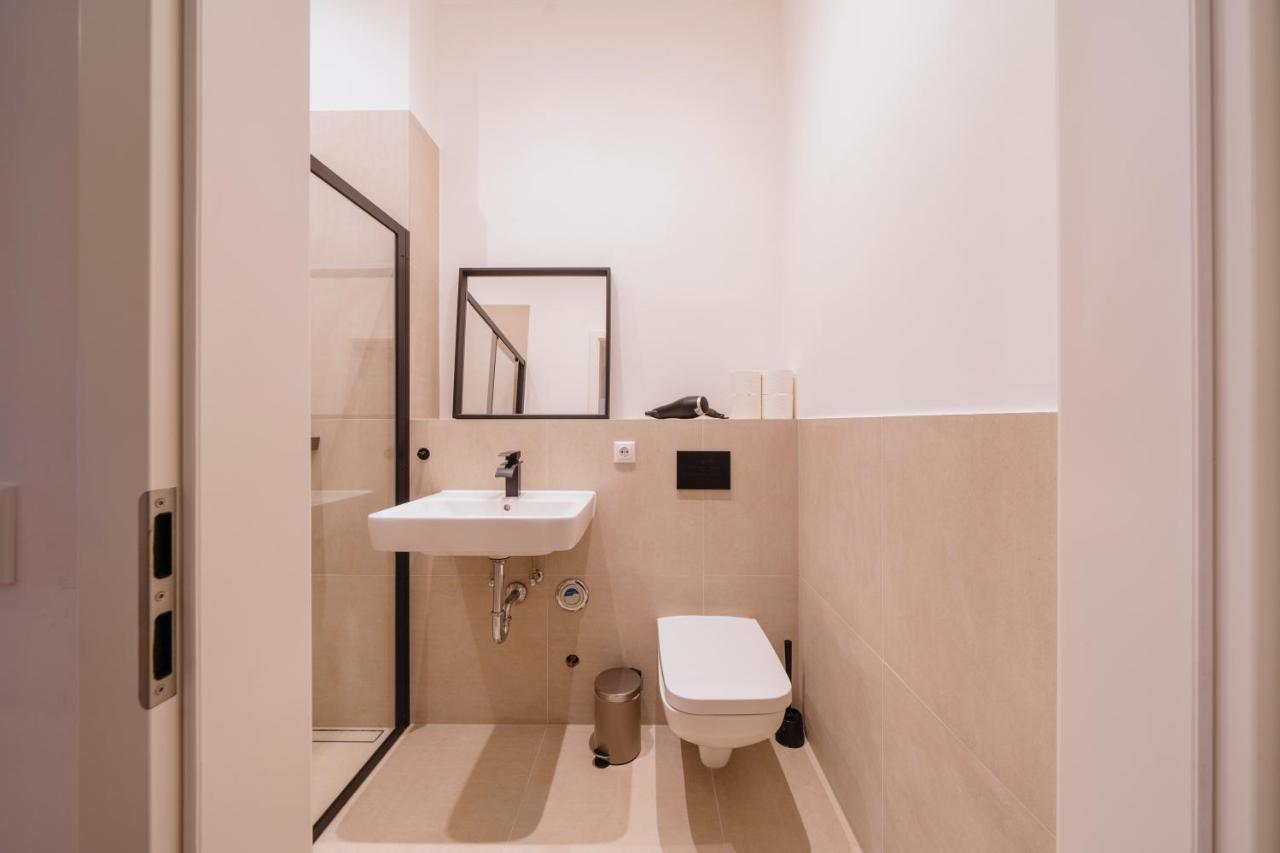 2 Bedroom-UrbanApartment-Berlin - 3