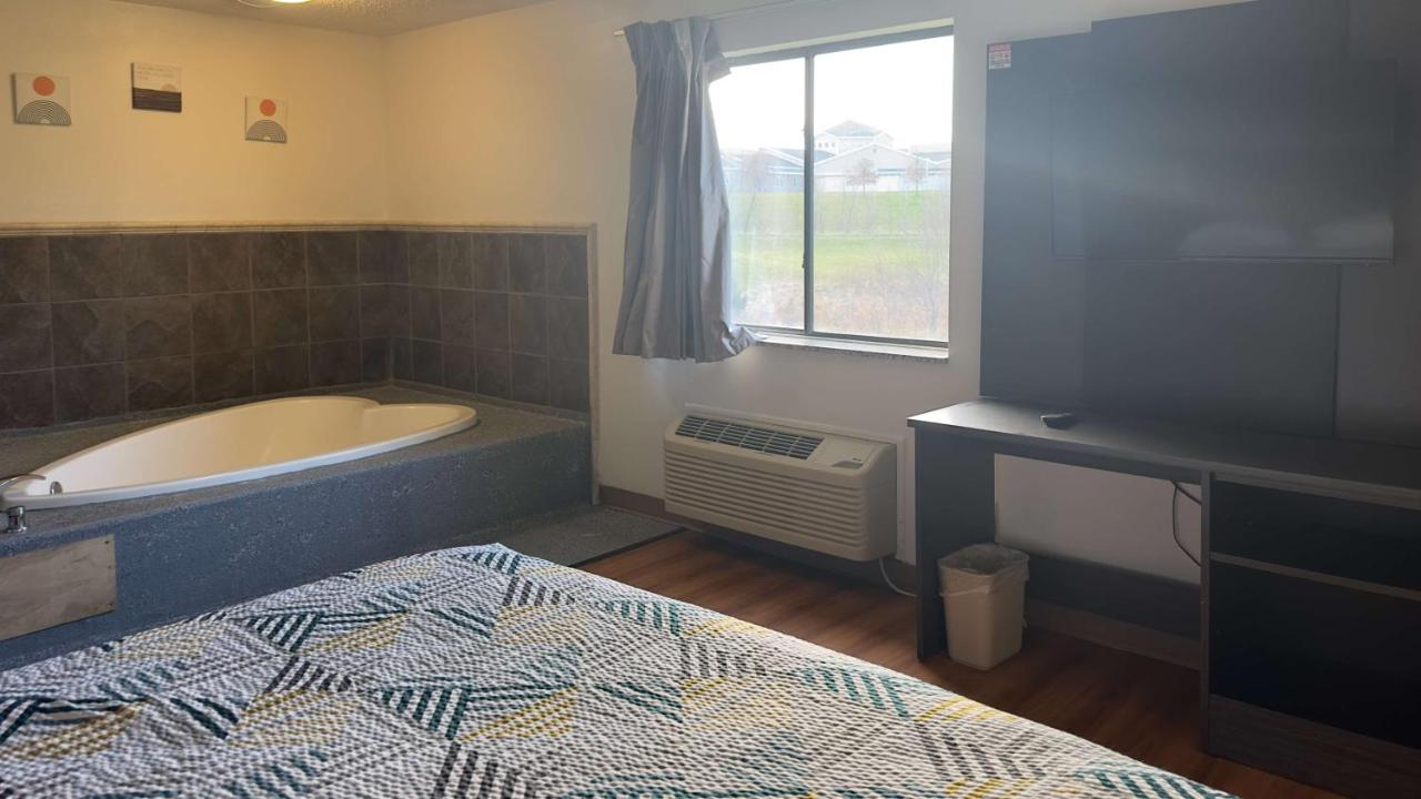 Airline Motel & Kitchenettes — photo 20