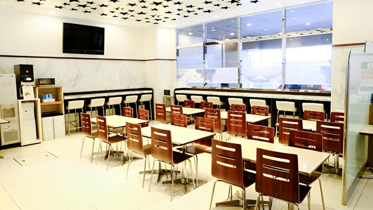 Toyoko Inn Tokyo Nihombashi Zeimusho Mae - 3