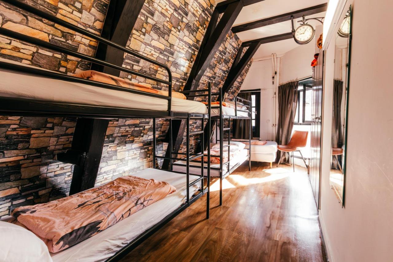 Amsterdam Downtown Hotel Canal View - 2