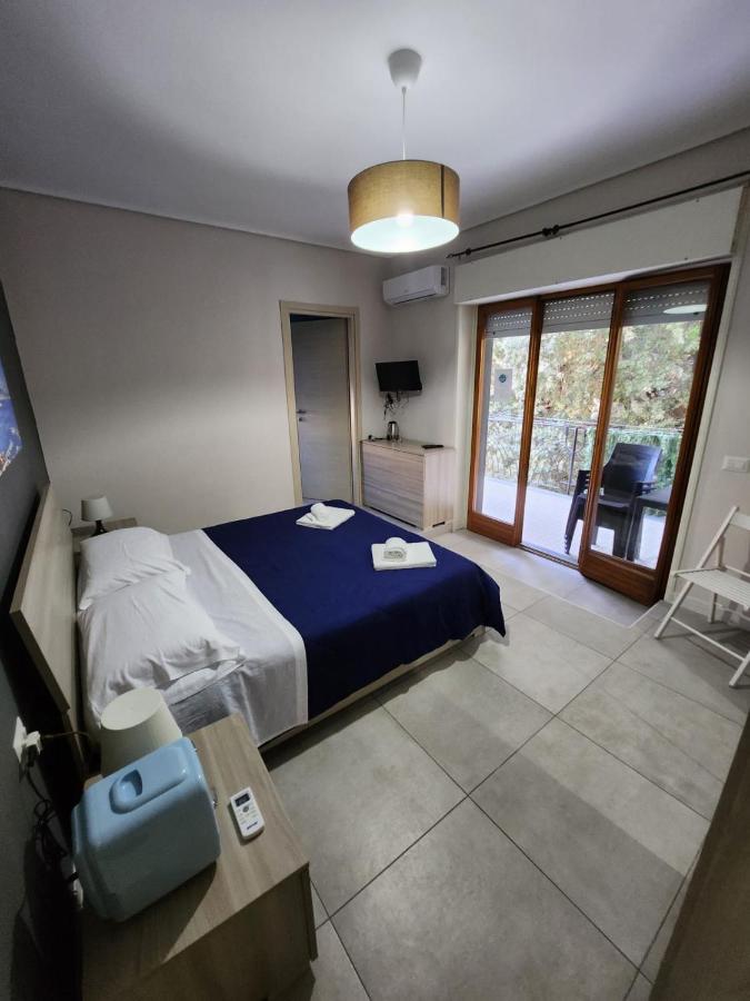 Sorrento's Holidays Rooms - 2