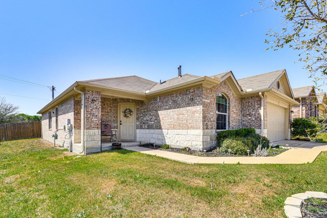 Shop, Dine and Unwind Pet-Friendly Home in Austin!