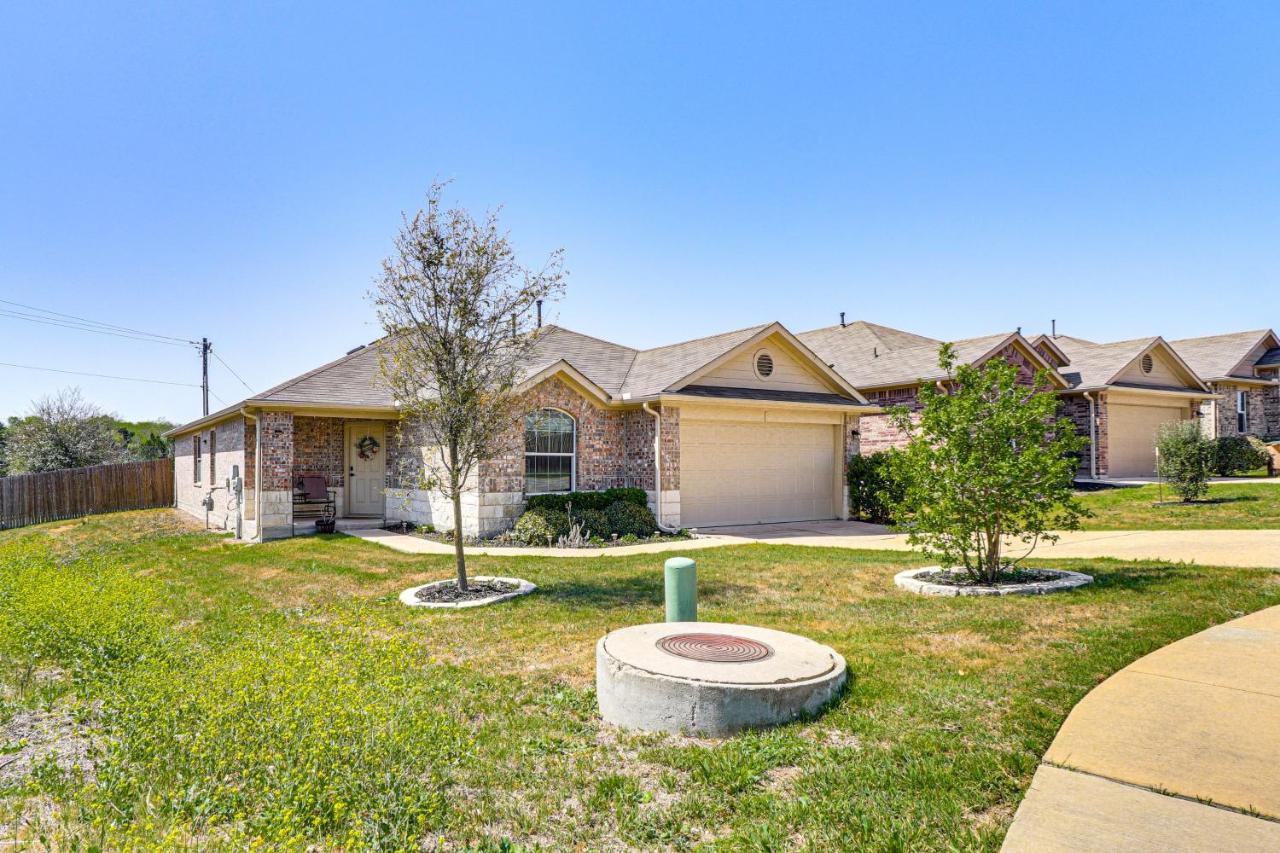 Shop, Dine and Unwind Pet-Friendly Home in Austin! - 2