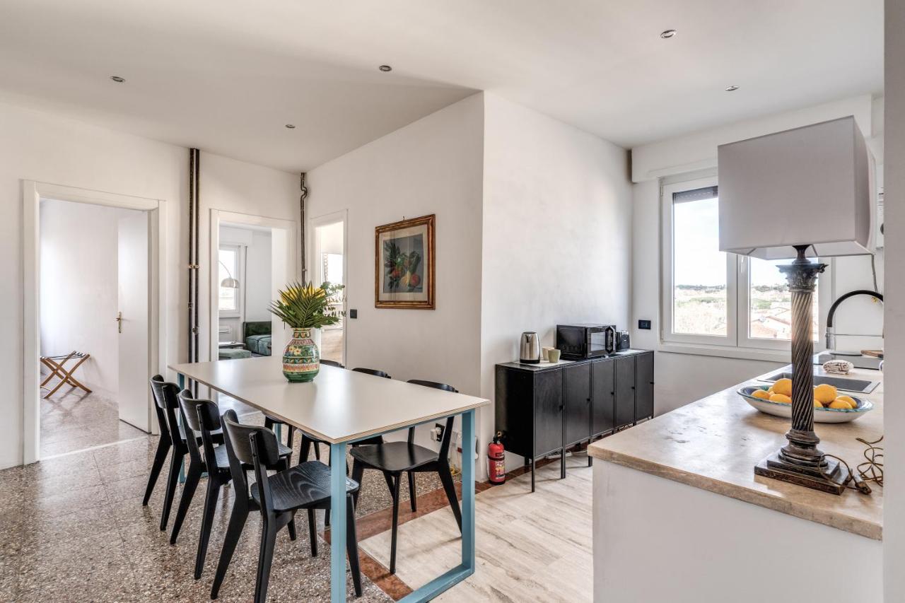 Amazing Piramide Metro Station - 4