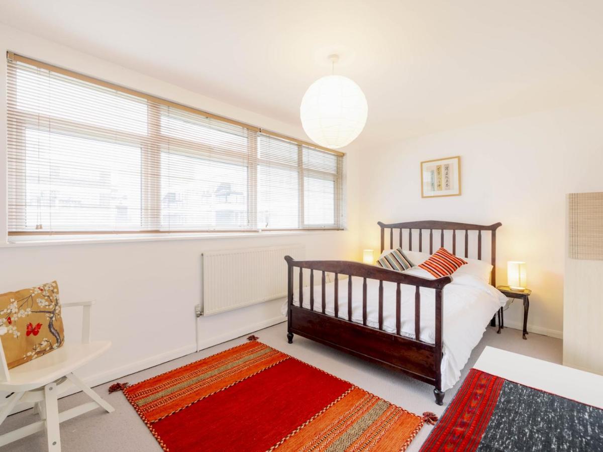 3-Bedroom Duplex w Private Patio in Shoreditch - Pass the Keys - 5