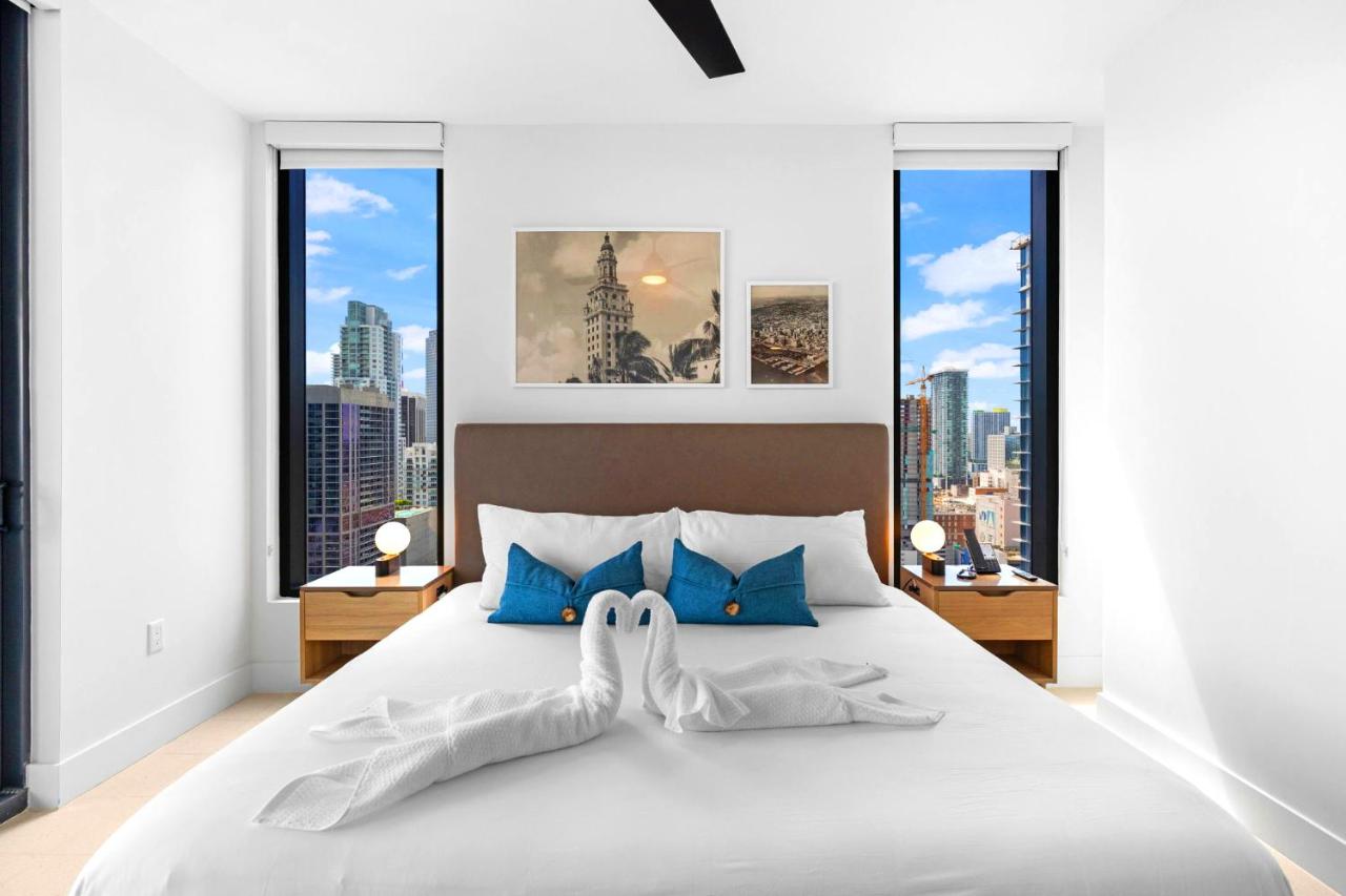 Enjoy Miami From a Condo on 24th Floor - 2