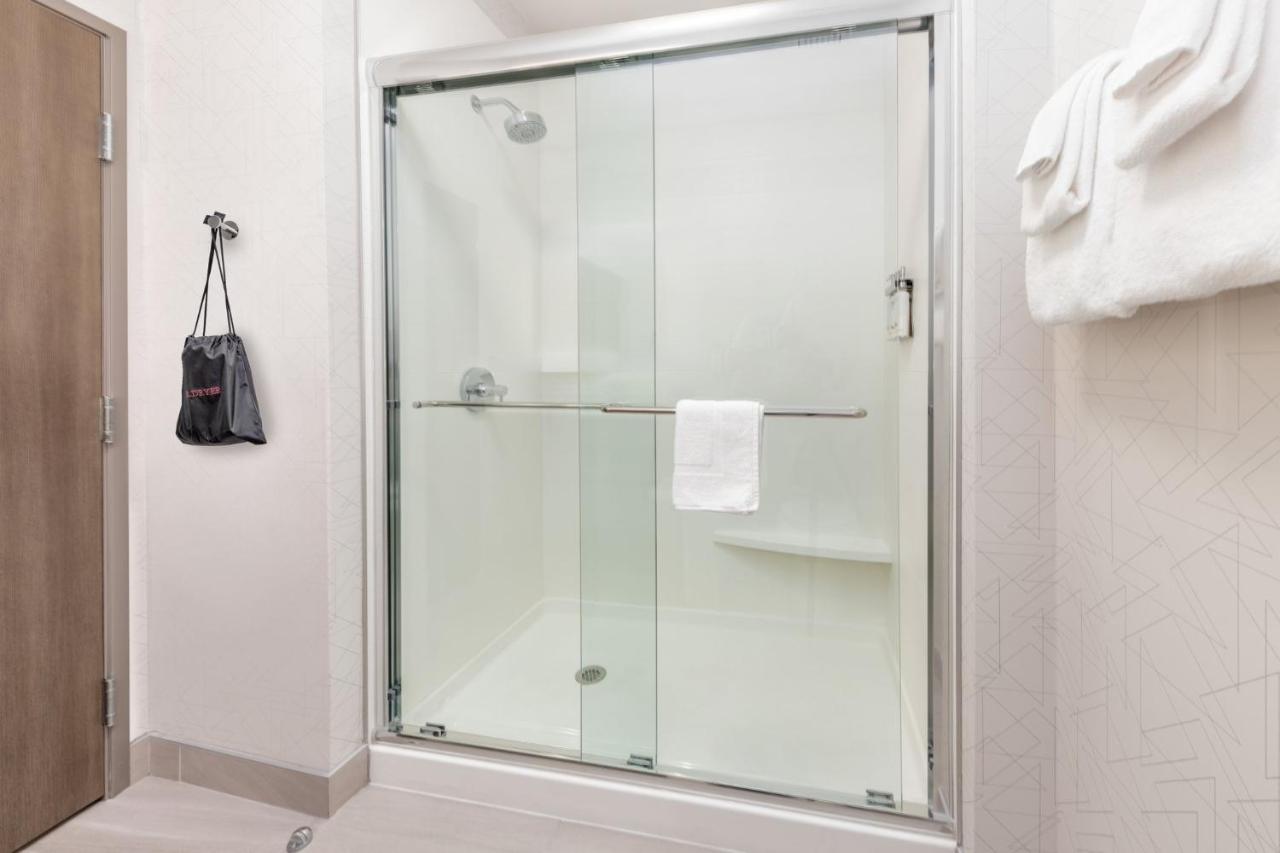 Holiday Inn Express & Suites Austin Airport East by IHG - 3