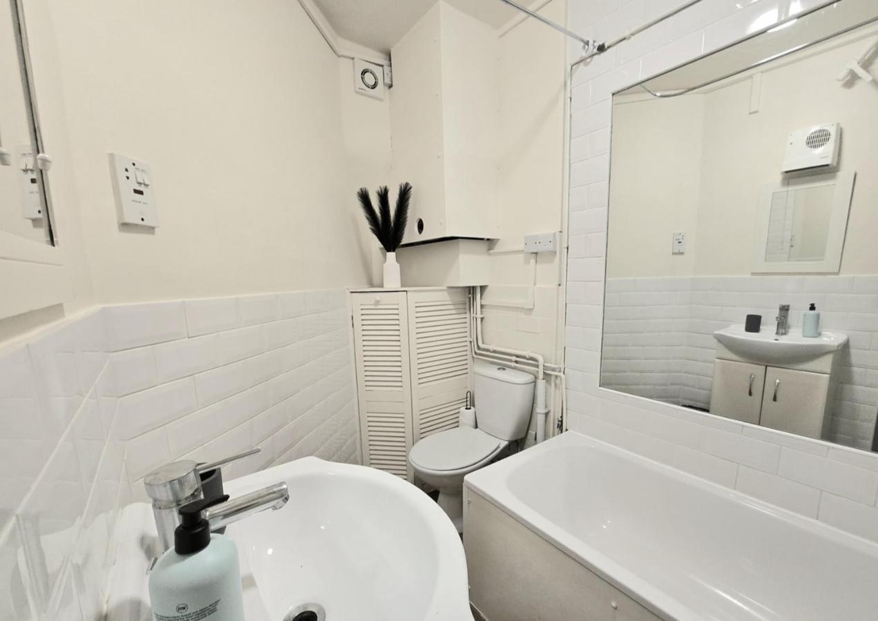 2BD Kings Cross Apartment - 3