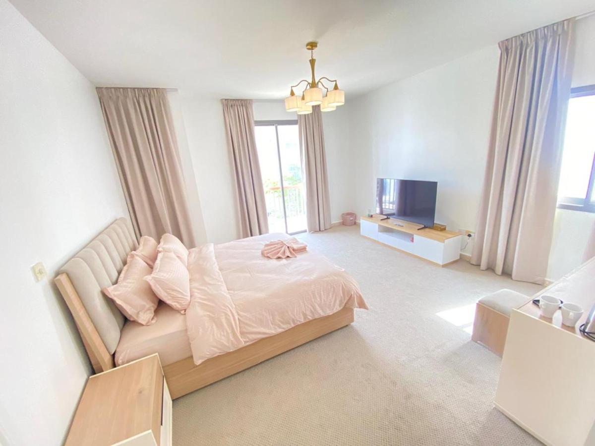 Dinar - villa master bedroom - 5