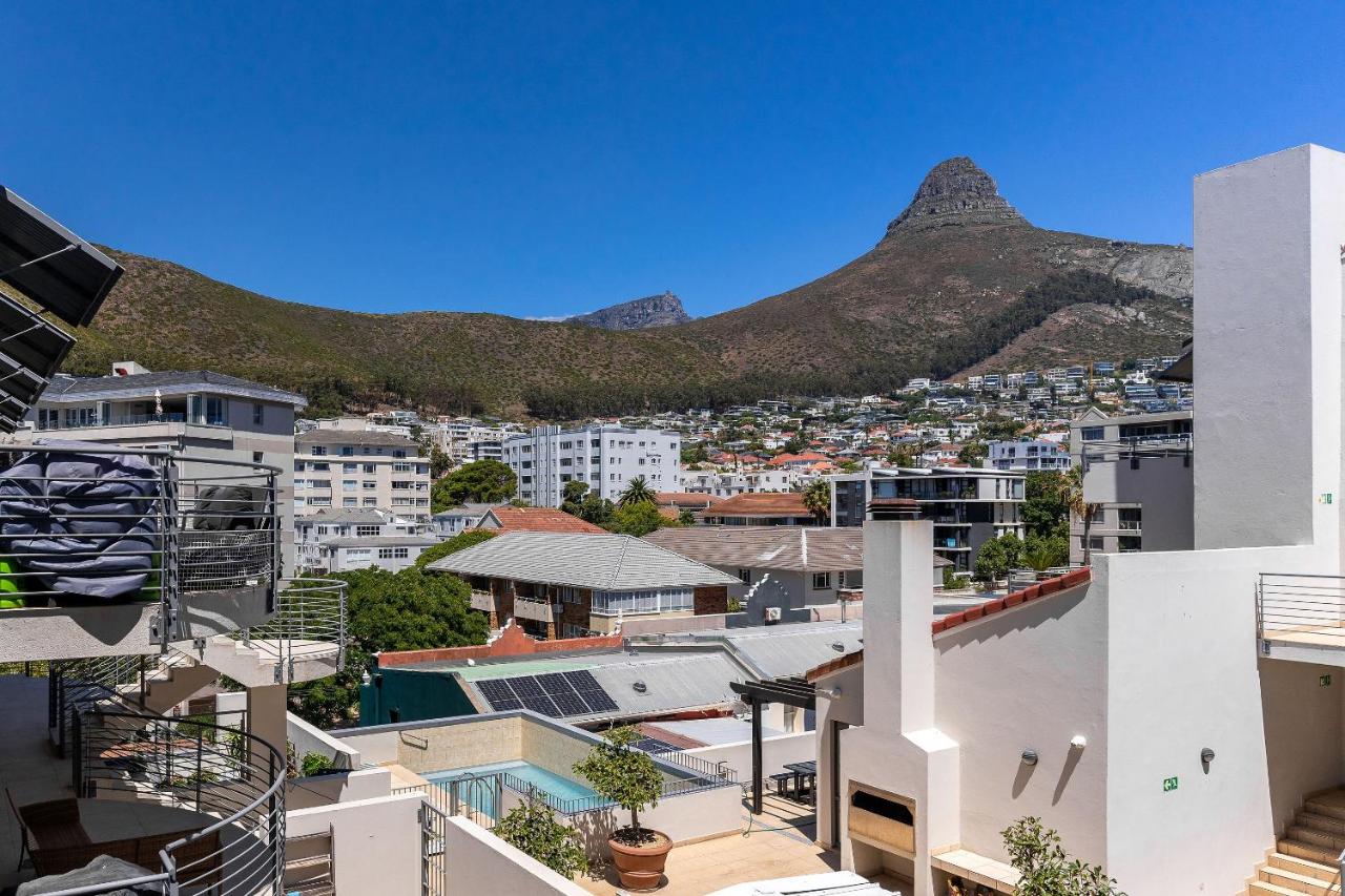 Jade Views Sea Point - Studio, pvt balcony, views - 3