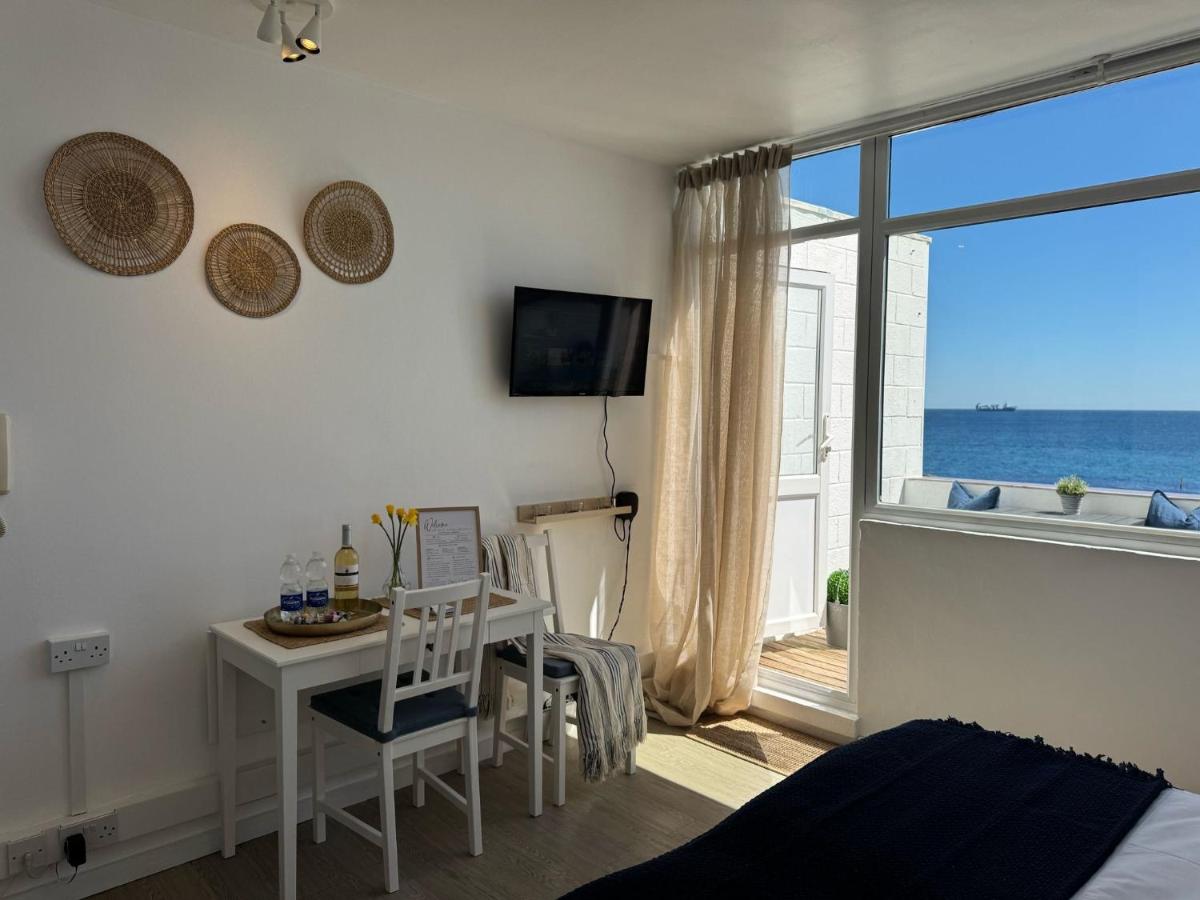 Beachfront Sunrise Sands Retreat, Gibraltar