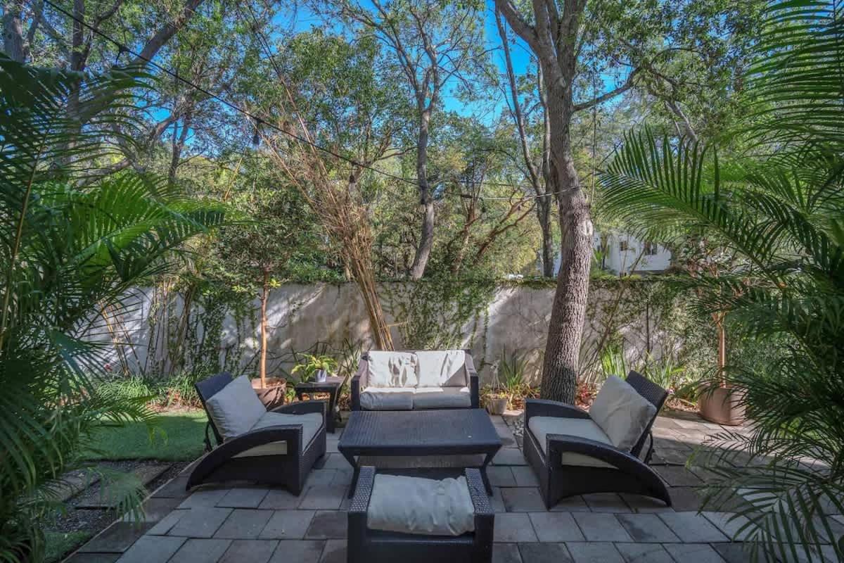 Grove Walk Manor 3BR Oasis in the Grove Family - 4