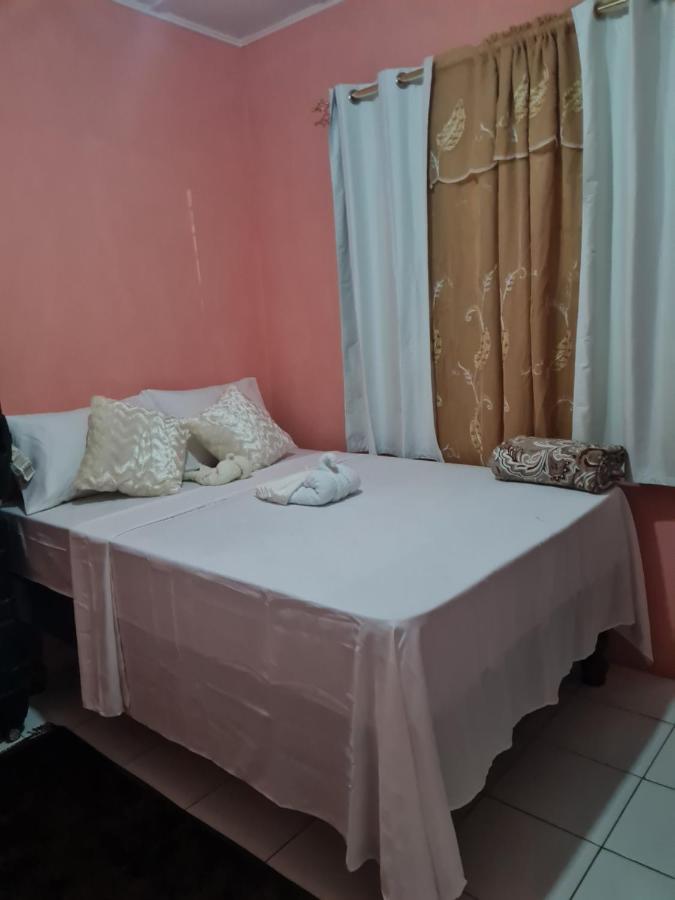 Linstead Riverview Retreat