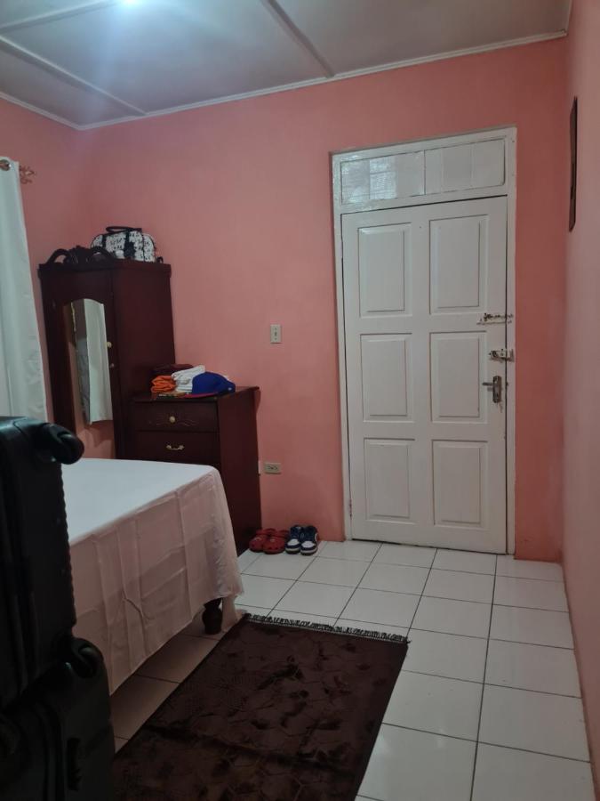 Linstead Riverview Retreat - 2