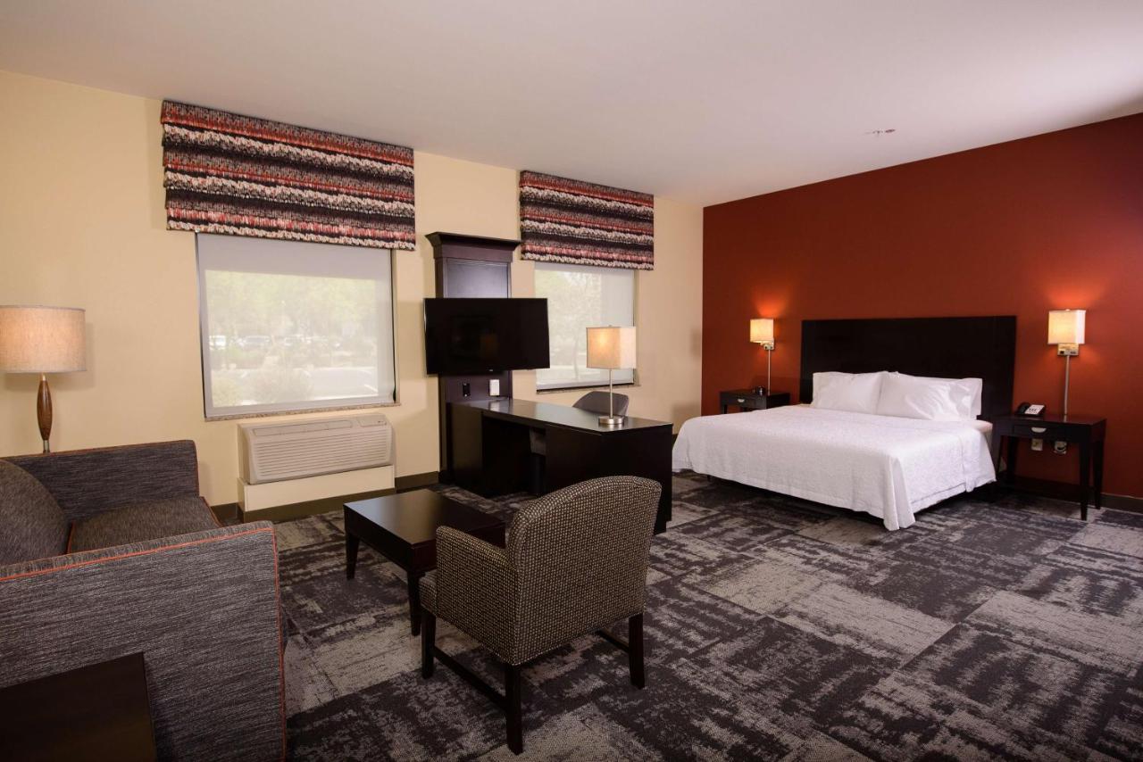 Image: Hampton Inn & Suites Phoenix Chandler Fashion Center