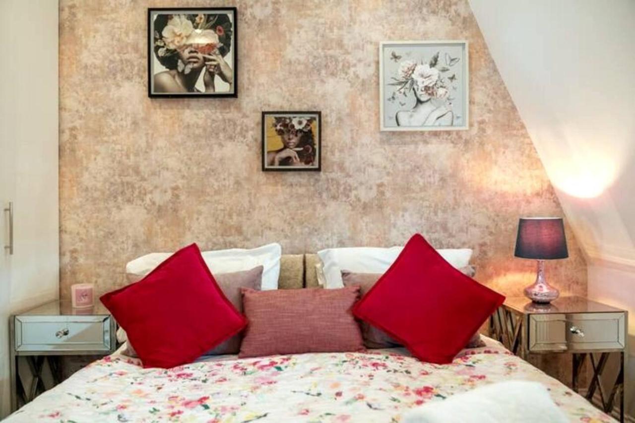 Niru Experience Royal Deluxe 4BD 2BA Apt - 2