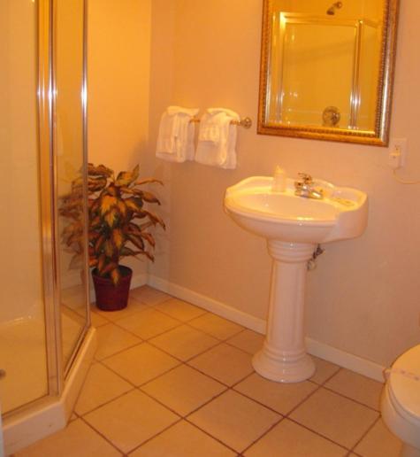 Colonie inn and Suites — photo 16