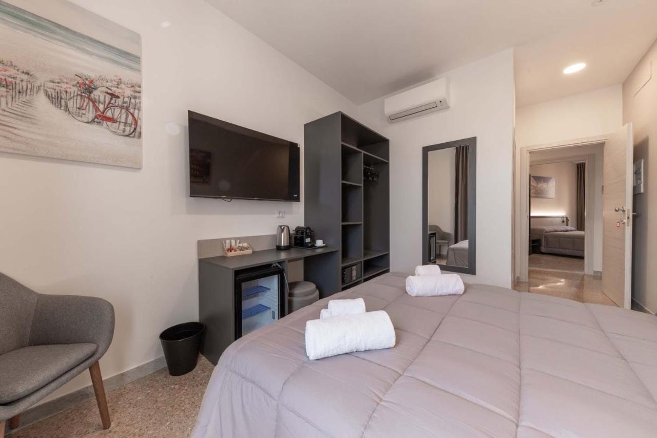 auntieshouseroma - 2