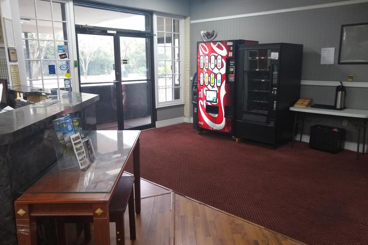 Downtown Sumter Motor Inn — photo 12