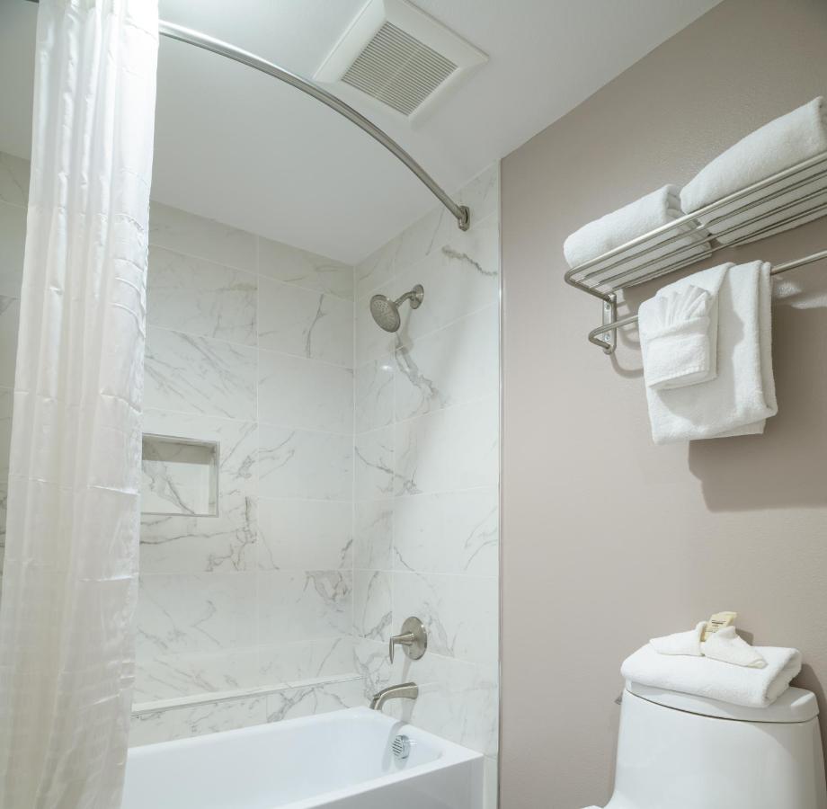 Woodcrest Hotel Cupertino — photo 15