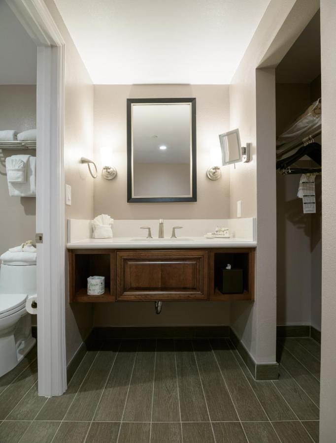 Woodcrest Hotel Cupertino — photo 17