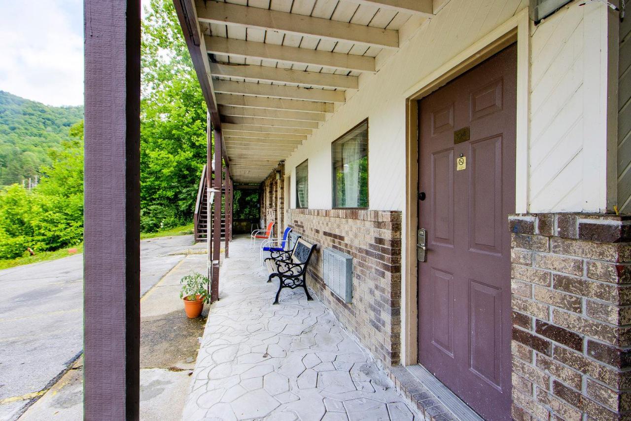 Chapmanville inn — photo 13