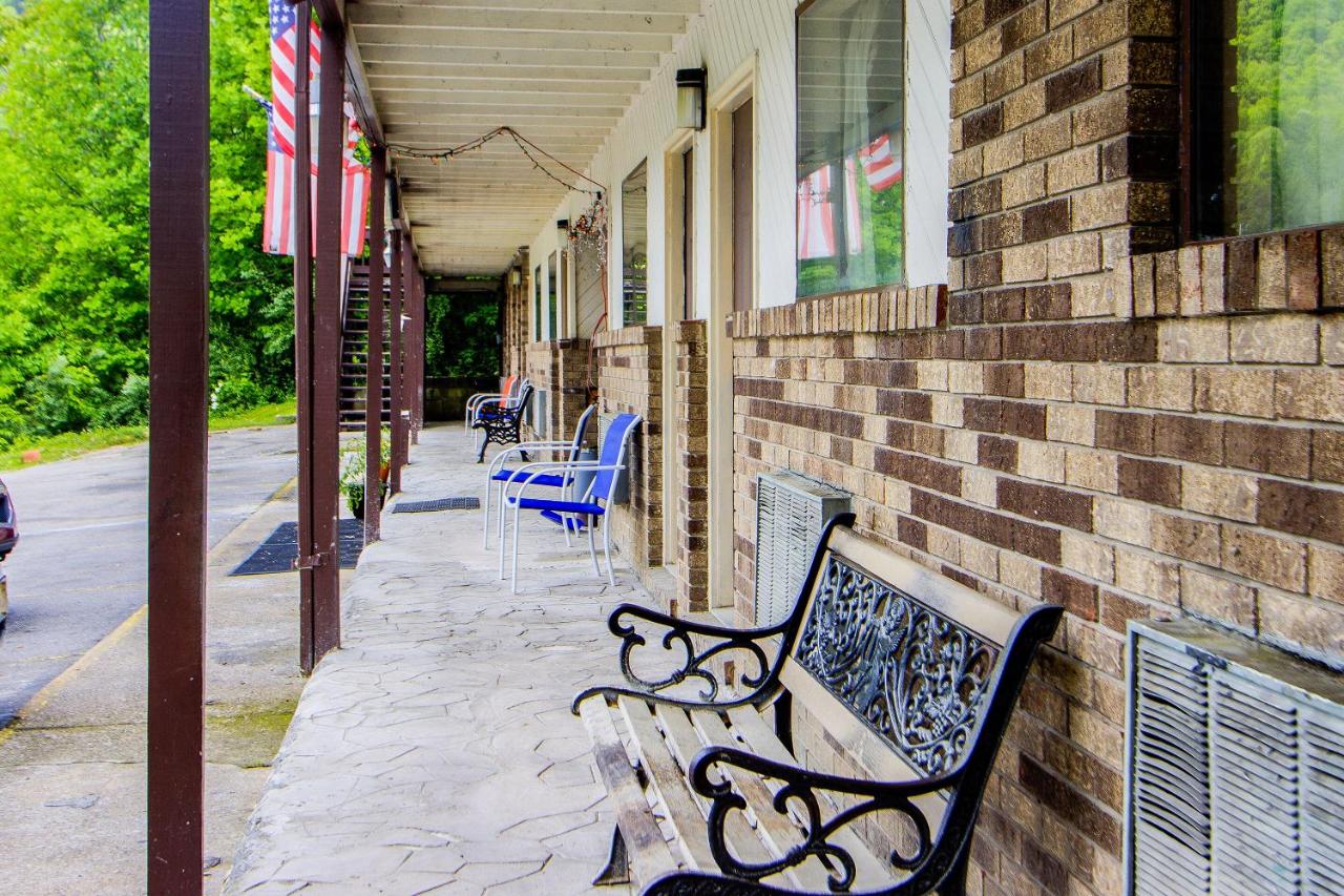 Chapmanville inn — photo 14