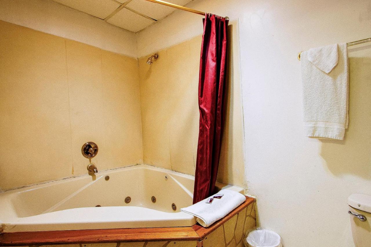Chapmanville inn — photo 18