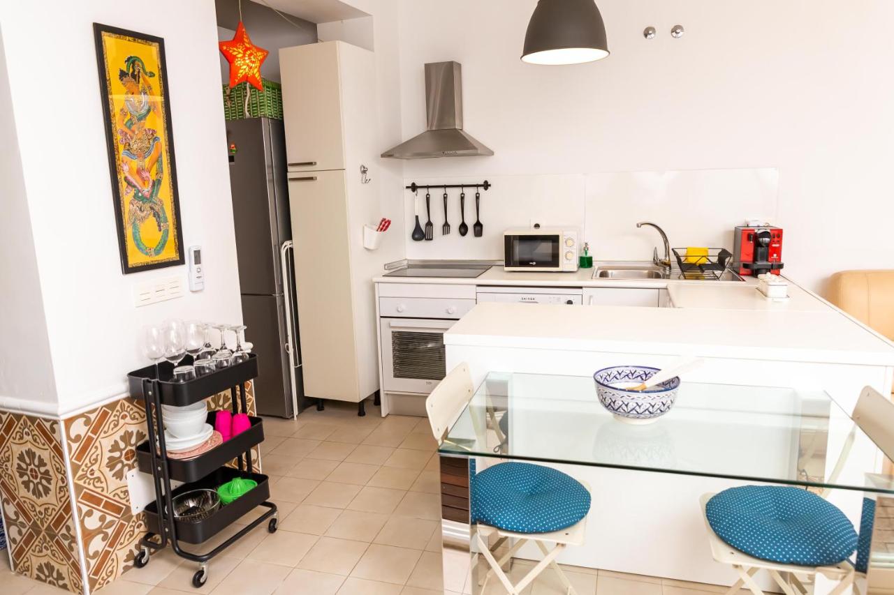 Theodora Chica 1 - 5