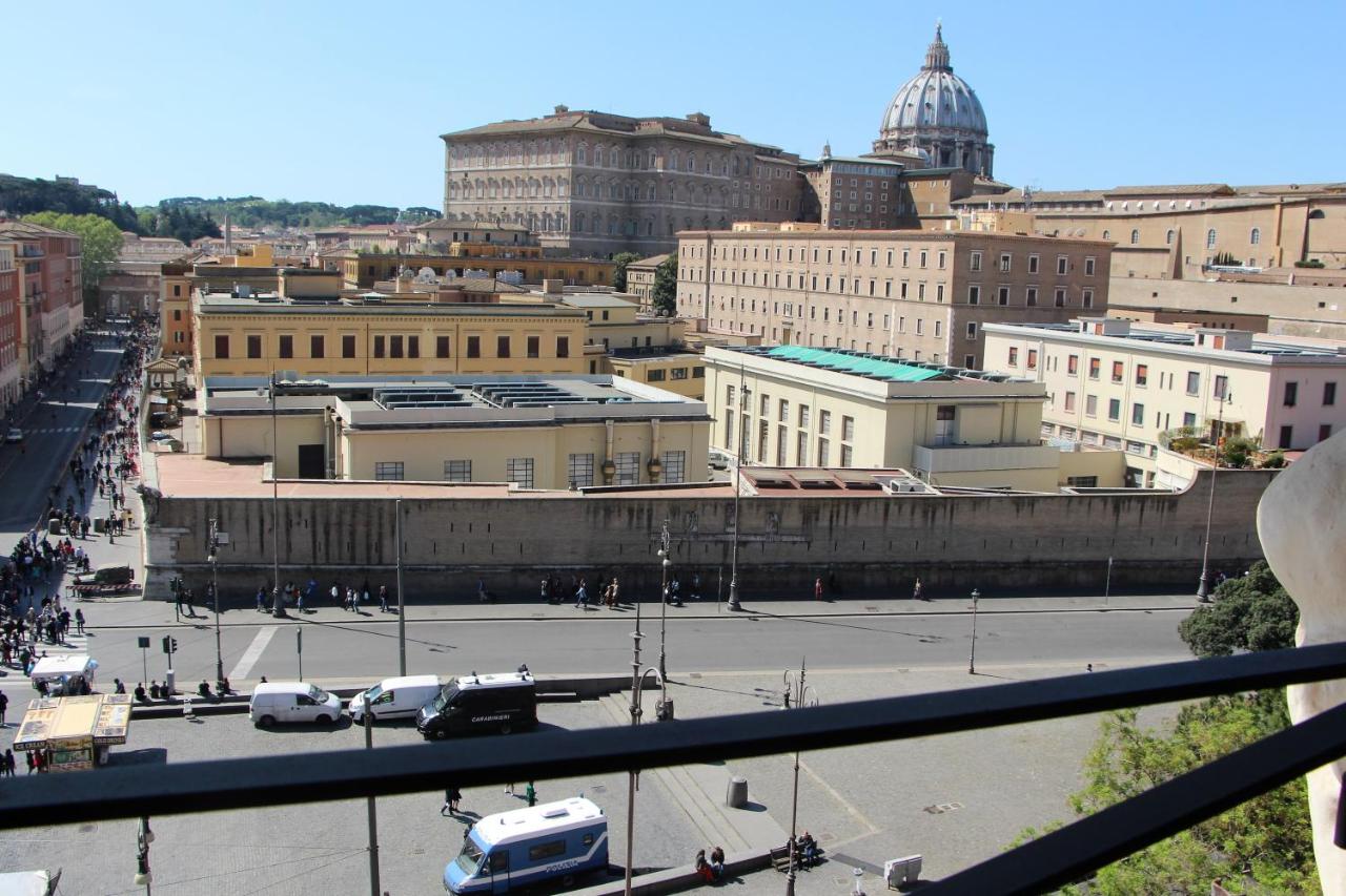 La Rosa del Vaticano Luxury Apartment - 5