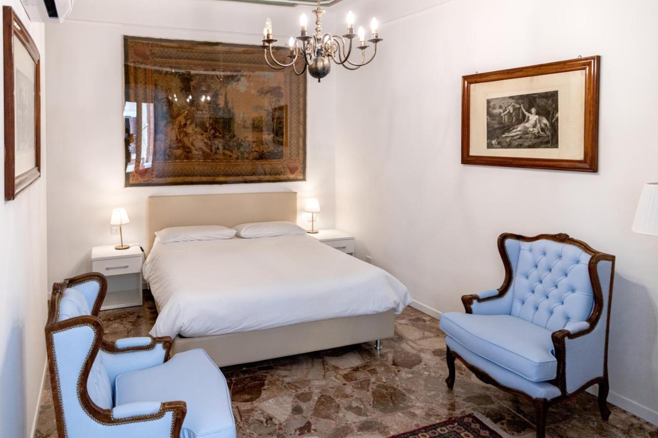 Dimora Quattro Cantoni - Rione Monti by RHR - 2