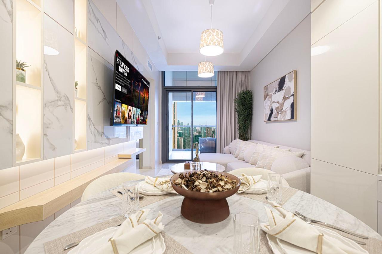 UrbanHomes - Luxury and Cozy 3BDR Apartment in Business Bay Canal View - 5